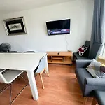 Flat 25