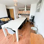 Flat 25