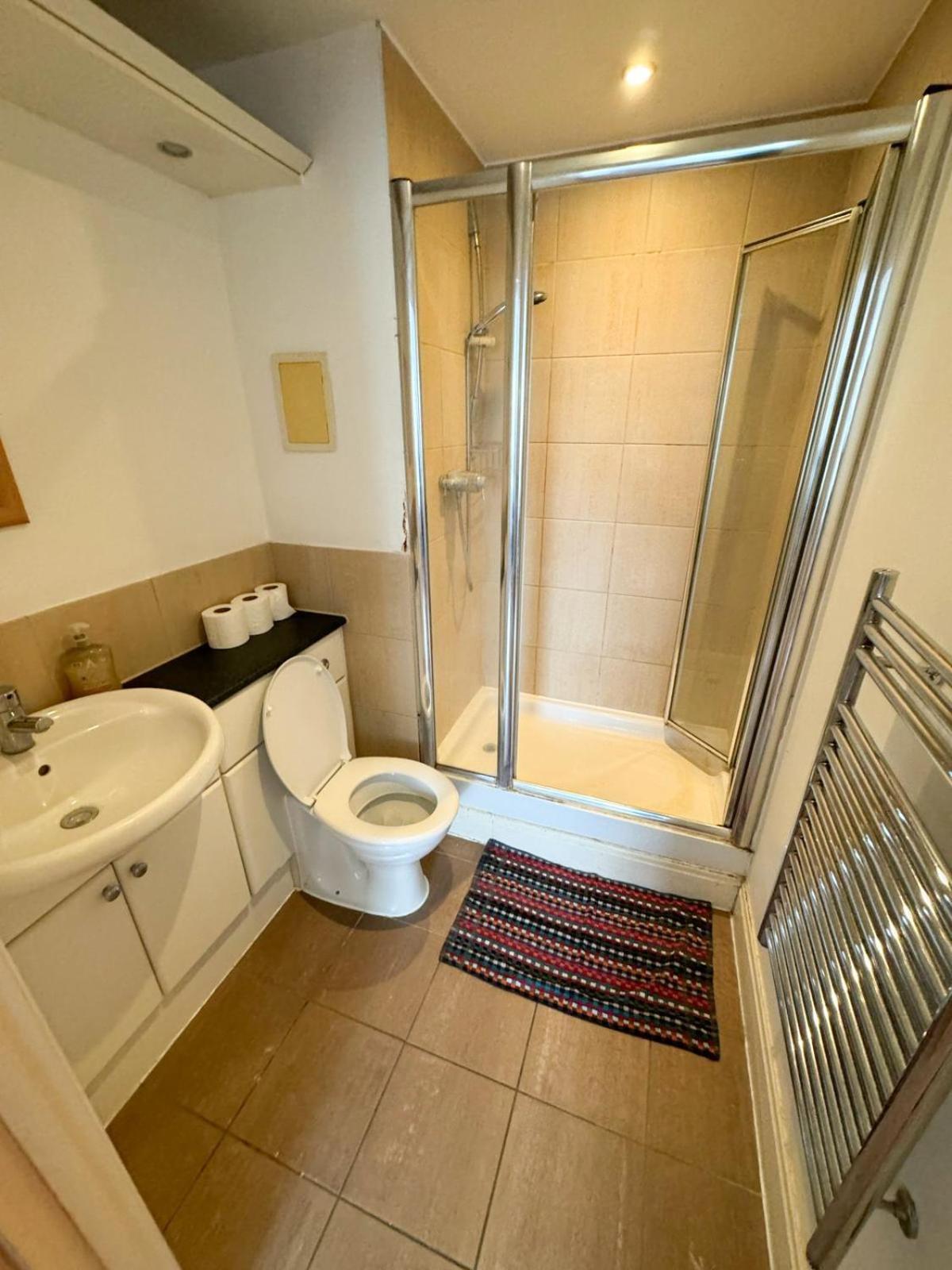 Flat 25 * Londra